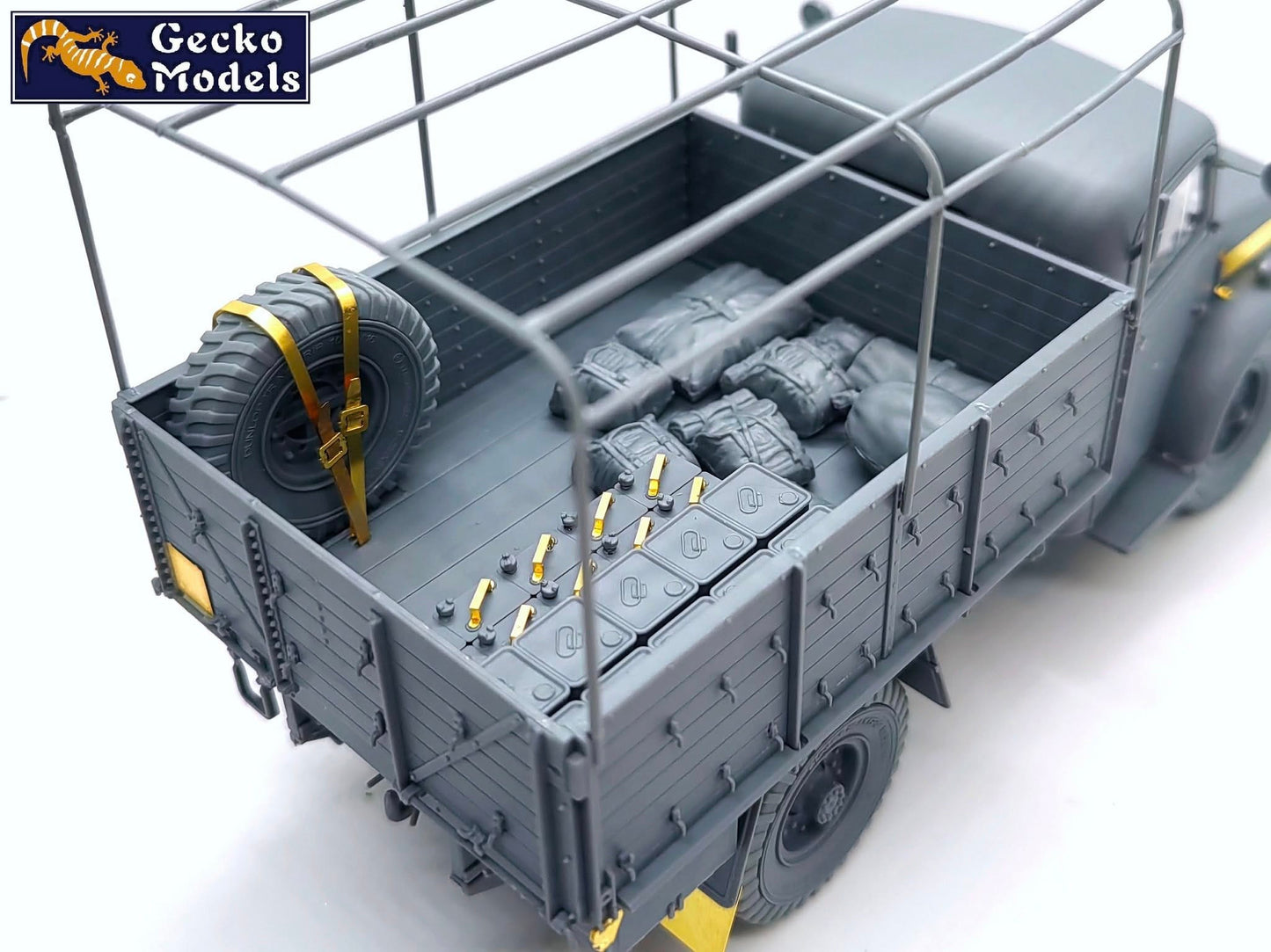 608 - Gecko Models - 35GM0098 - Bedford OXD 4x2 GS (Wooden Body) - unpainted model