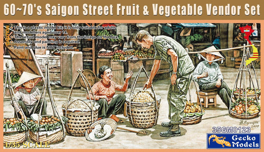 010 - Gecko Models - 35GM0123 - Saigon Fruit and Vegetable Street Vendor Set - primary image
