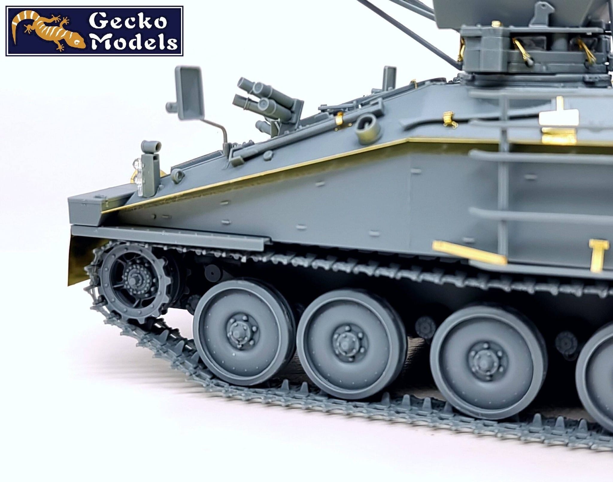 Gecko Models - 35GM0056 - FV103 Spartan with HMG - unpainted model