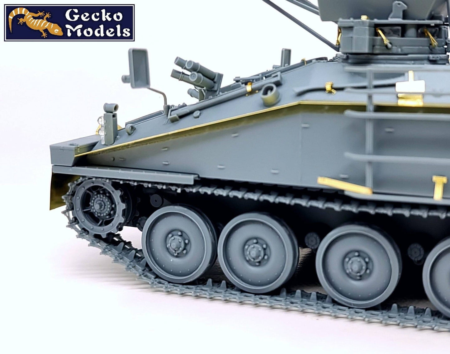 613 - Gecko Models - 35GM0056 - FV103 Spartan with HMG - unpainted model