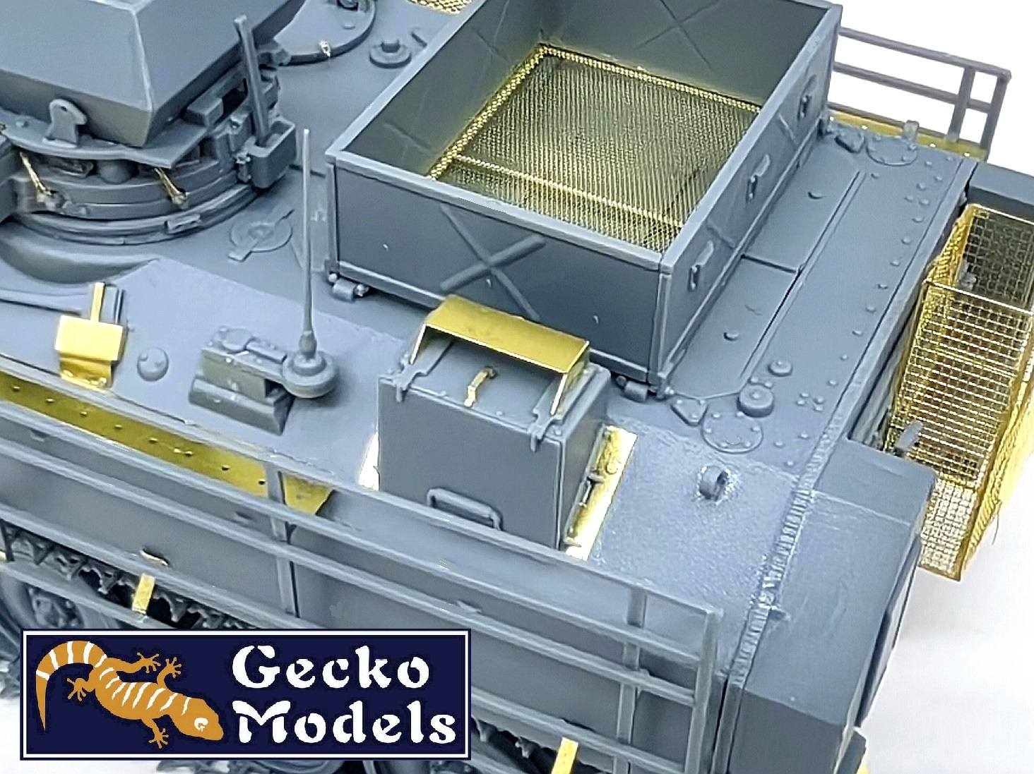 Gecko Models - 35GM0056 - FV103 Spartan with HMG - unpainted model