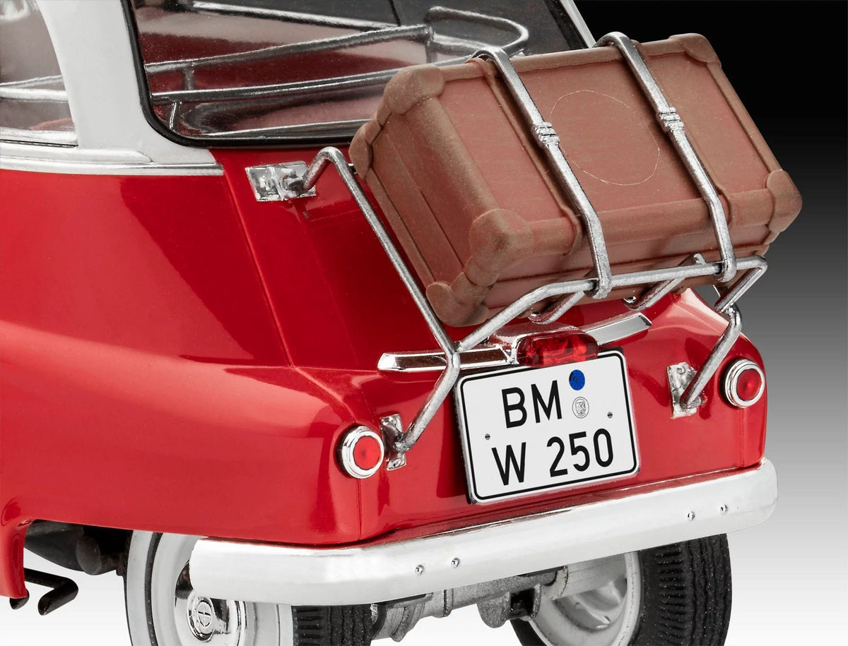 706 - Revell - 07735 - BMW Isetta 250 ‘70 Years’ - painted model