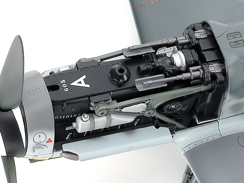 705 - Tamiya - 61128 - Messerschmitt Bf 109 G-6 (late) - painted model
