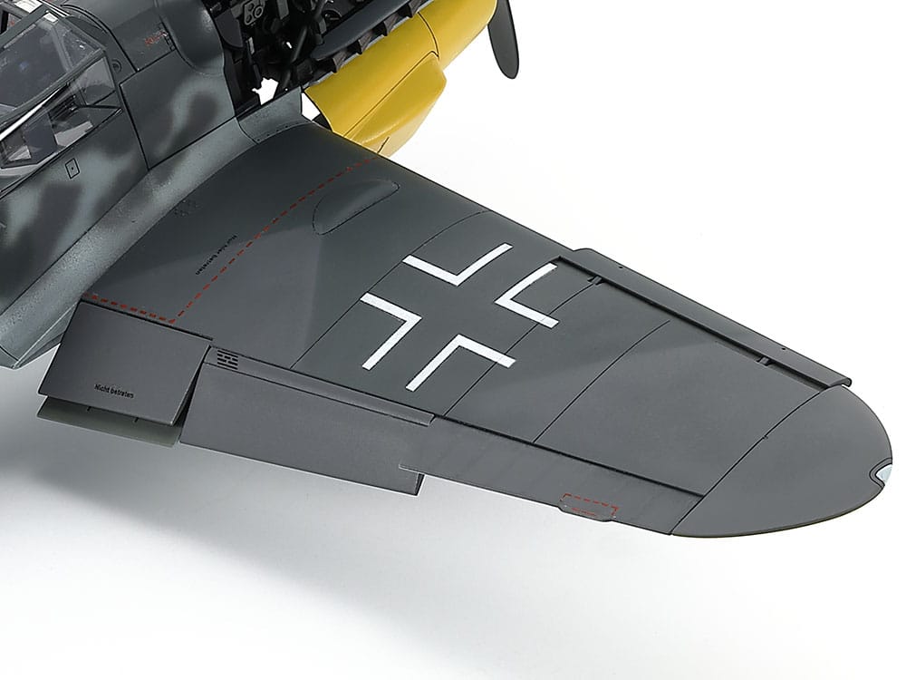 708 - Tamiya - 61128 - Messerschmitt Bf 109 G-6 (late) - painted model