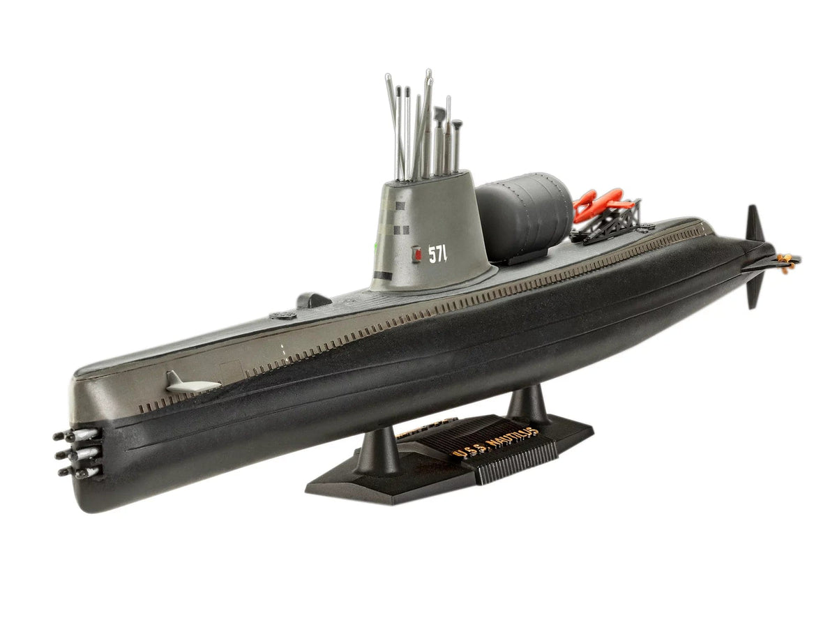 701 - Revell - 05184 - USS Nautilus (SSN-571) - painted model