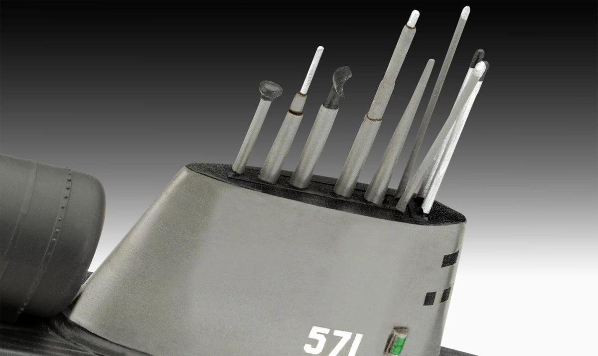 703 - Revell - 05184 - USS Nautilus (SSN-571) - painted model