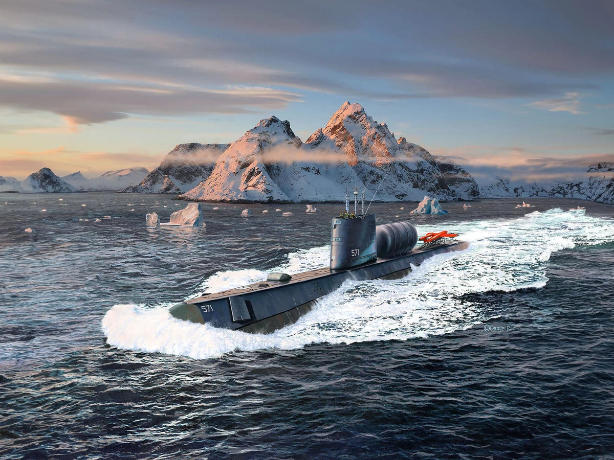 150 - Revell - 05184 - USS Nautilus (SSN-571) - box art
