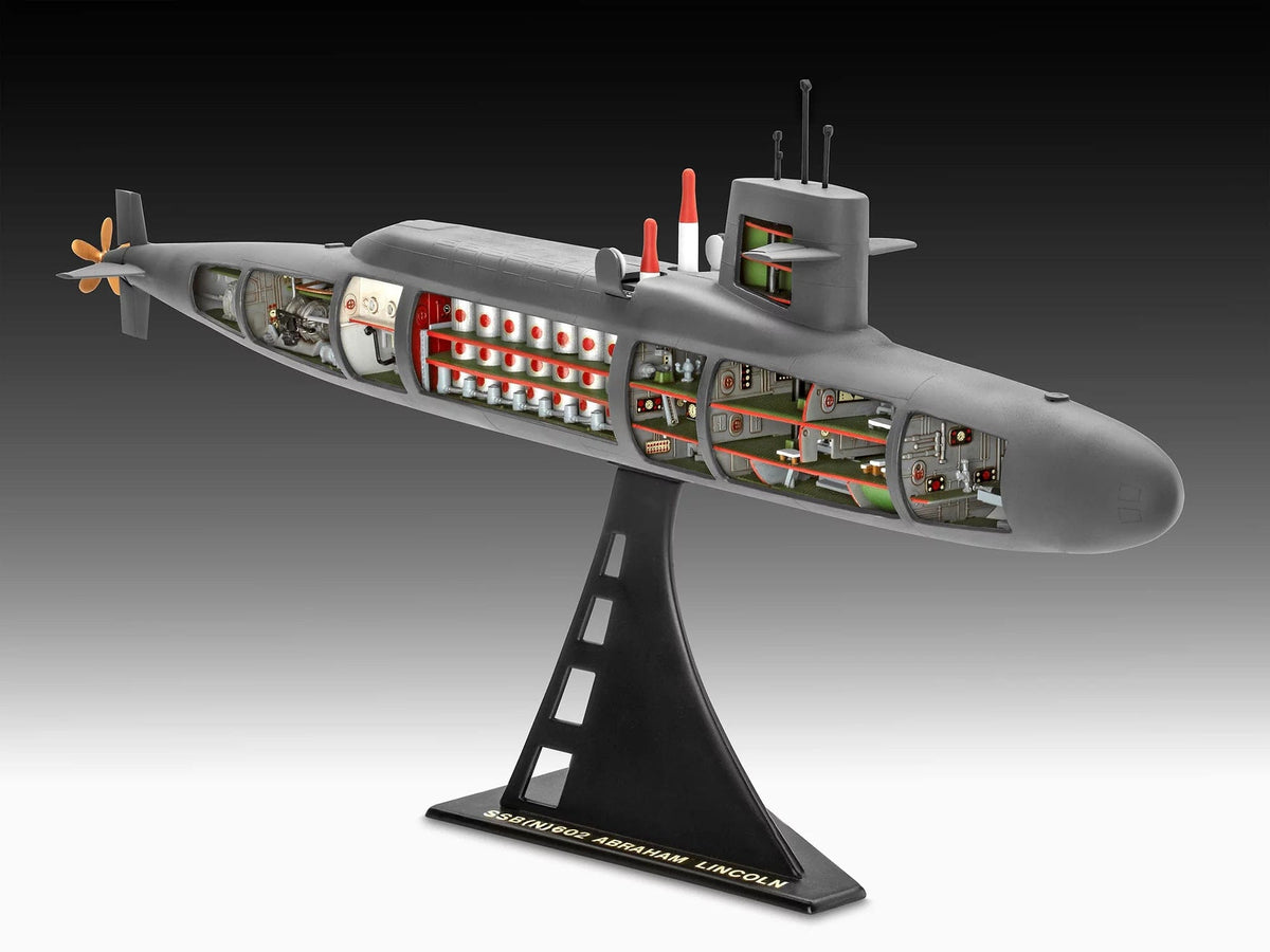700 - Revell - 05177 - USS Abraham Lincoln (SSBN-602) - painted model