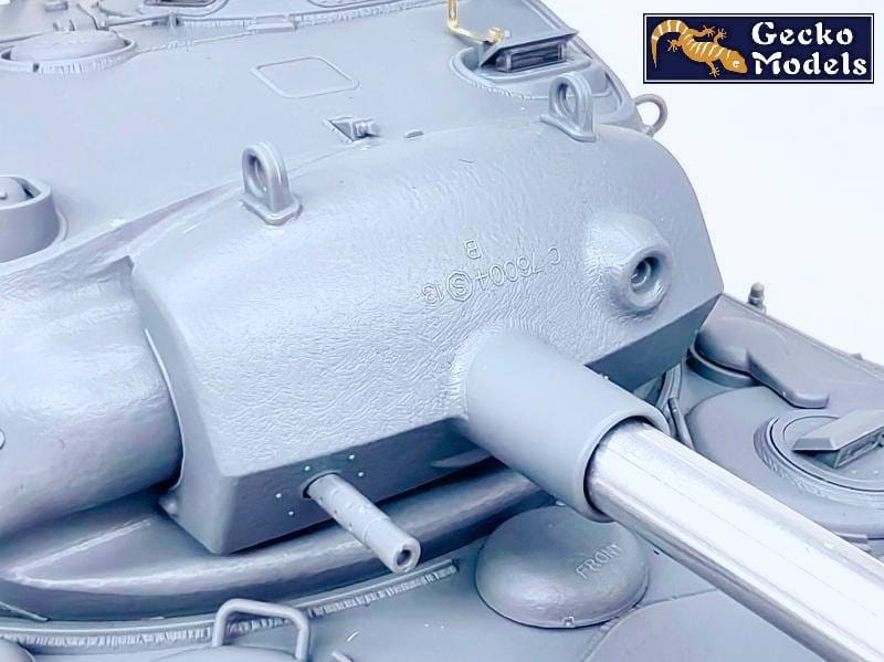 Gecko Models - 16GM0038 - M24 Chaffee - unpainted model
