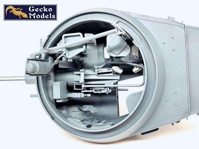 Gecko Models - 16GM0038 - M24 Chaffee - unpainted model