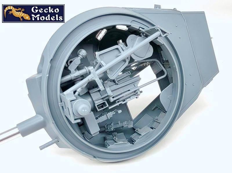 621 - Gecko Models - 16GM0038 - M24 Chaffee - unpainted model