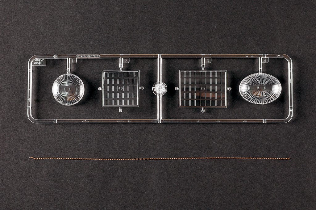 215 - Trumpeter - 03720 - HMT Olympic - sprue