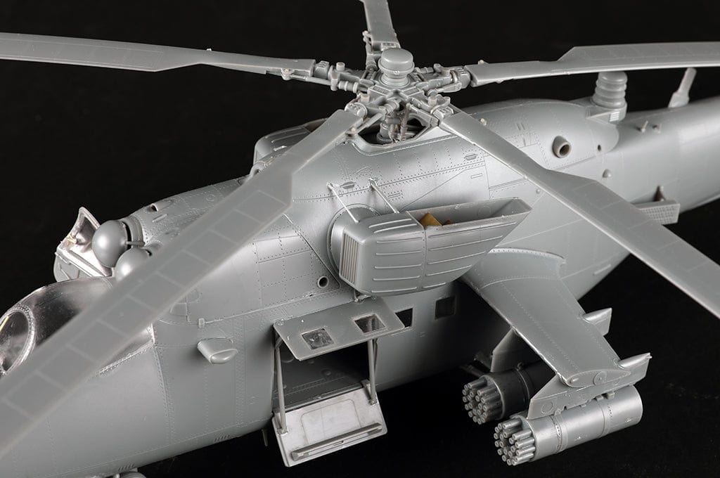 Trumpeter - 05830 - Mil Mi-35M Hind E - unpainted model