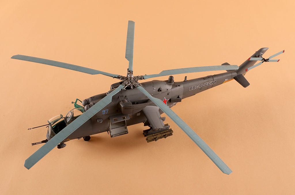 700 - Trumpeter - 05830 - Mil Mi-35M Hind E - painted model