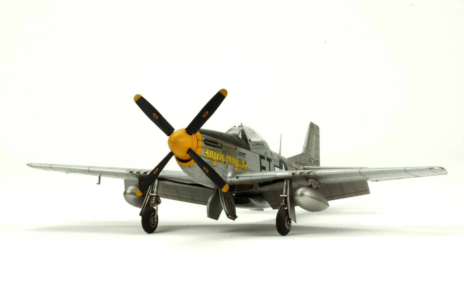 painted model - This kit features cement-free assembly design.