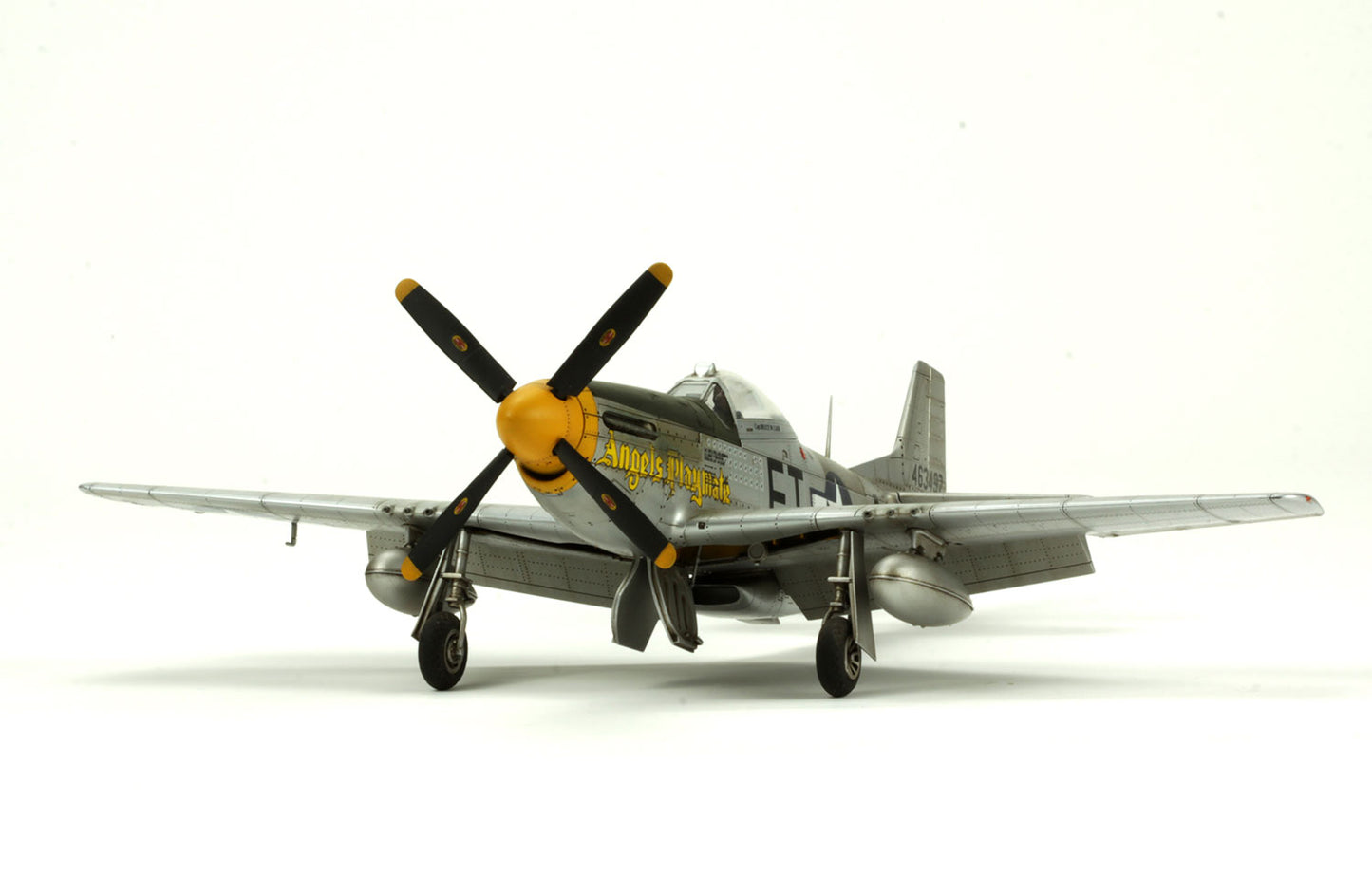 701 - painted model - This kit features cement-free assembly design.