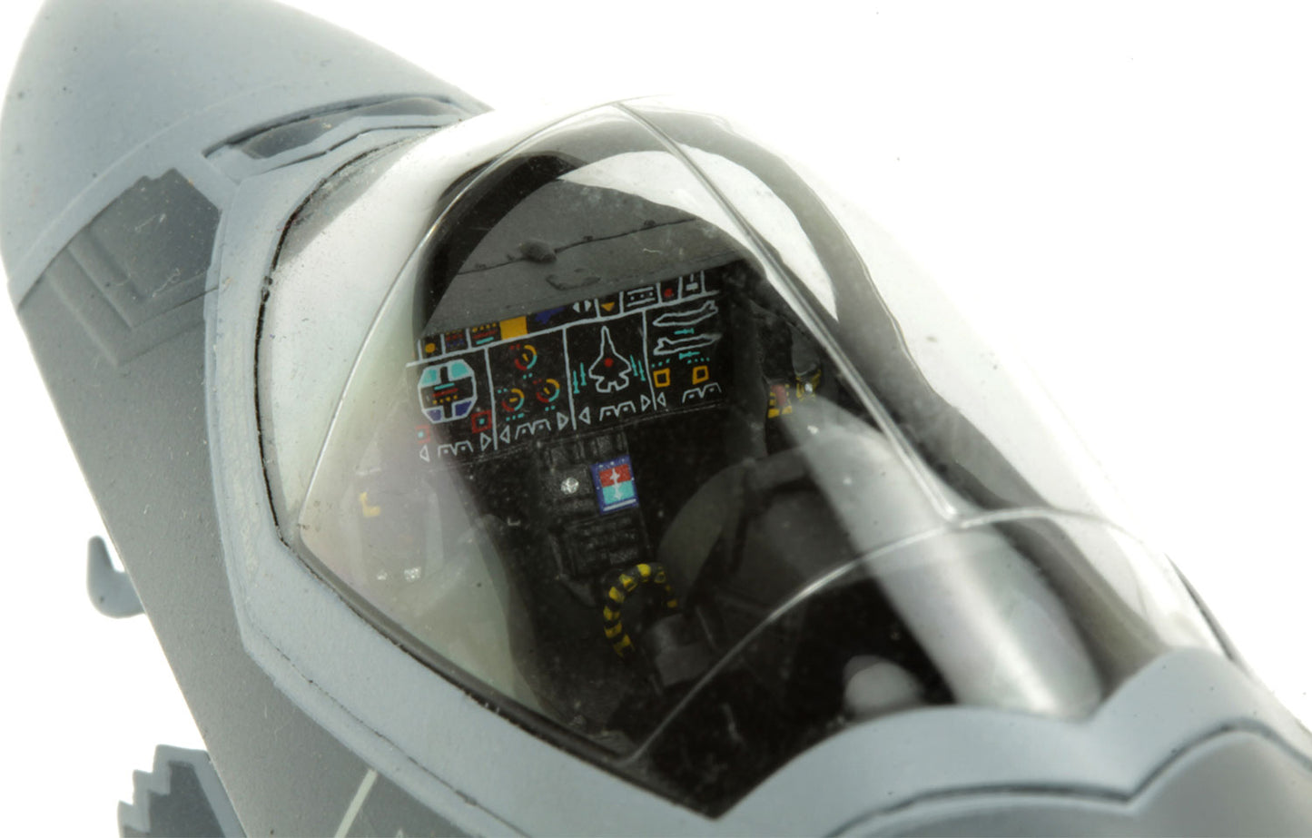 705 - painted model - There are realistic details in the cockpit.