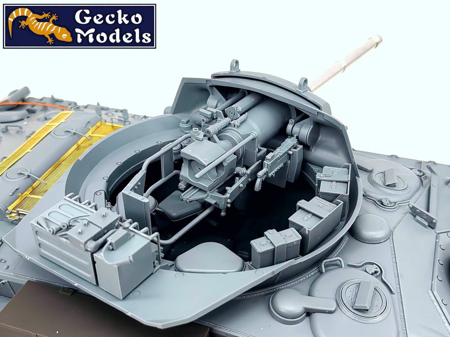 608 - Gecko Models - 16GM0035 - M24 Chaffee - unpainted model