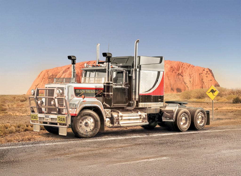 150 - Italeri - 90727 - Mack Superliner ‘Black Thunder’ - box art