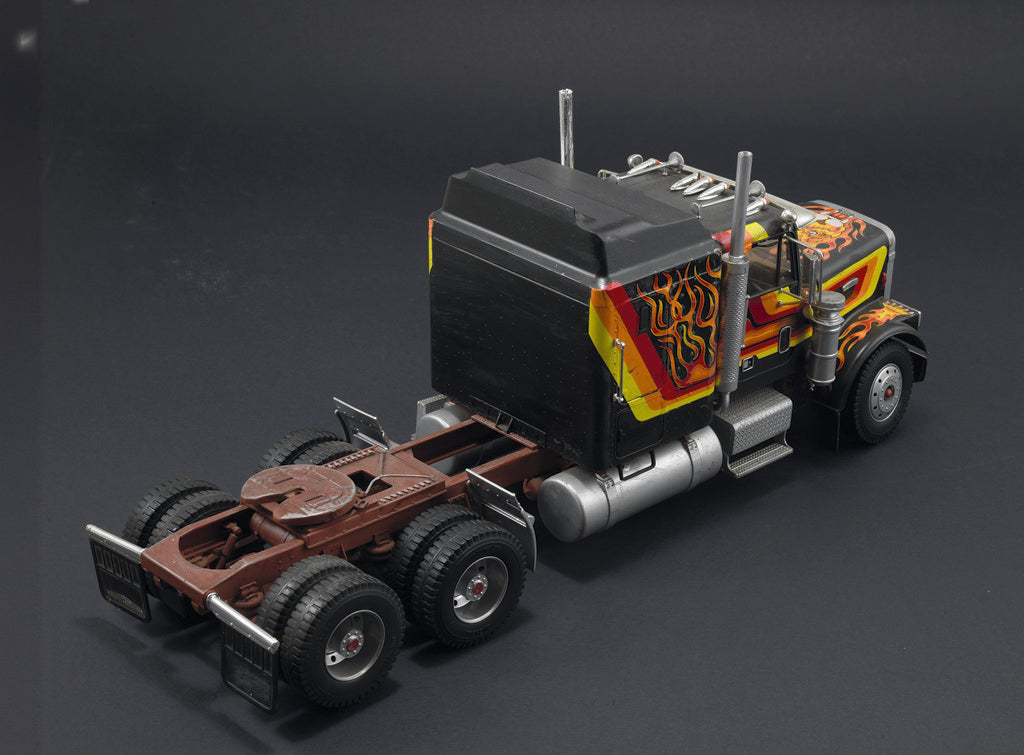 701 - Italeri - 90785 - Freightliner FLD Aerodyne - painted model