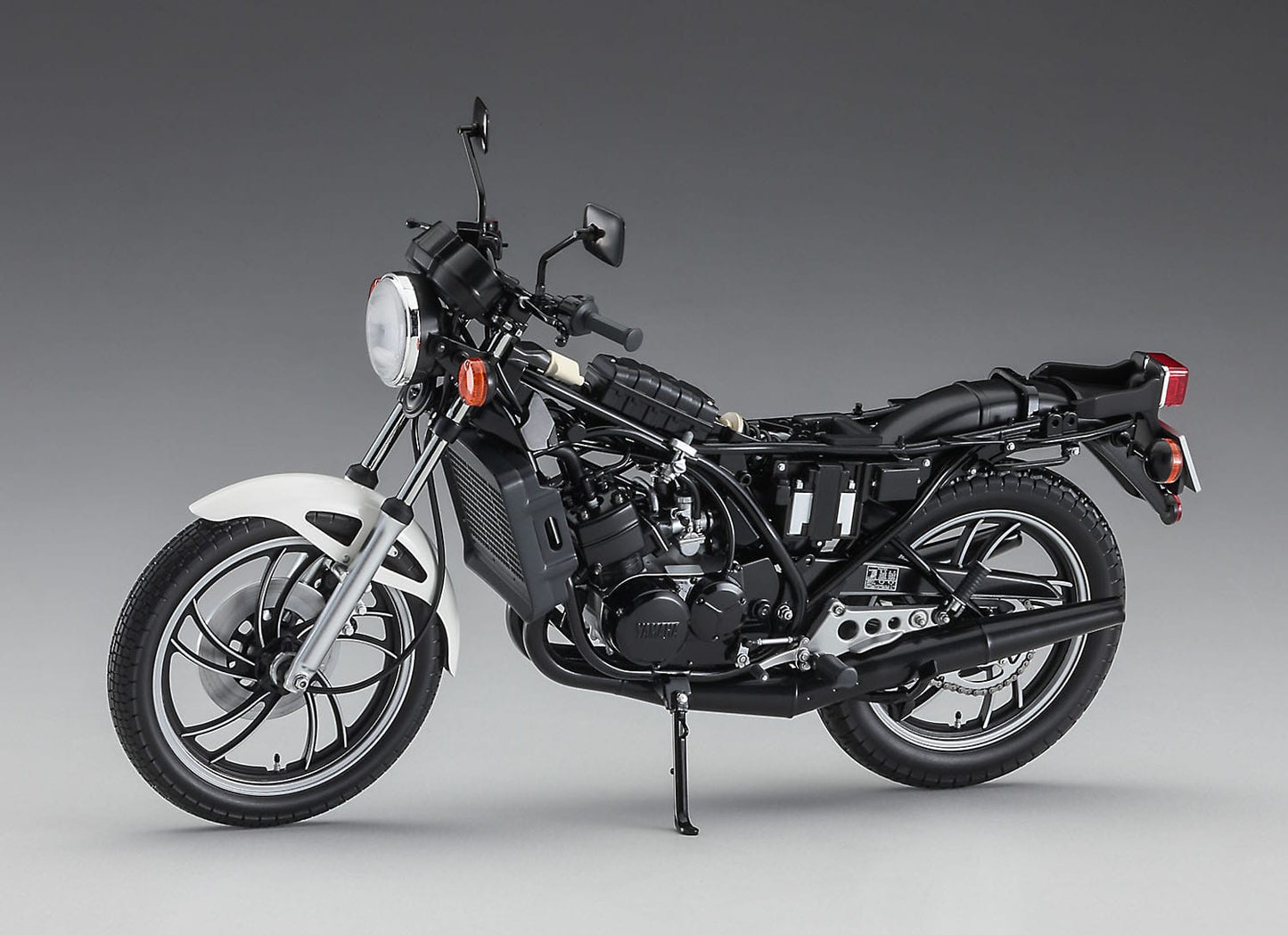704 - 44562 - HBK13 - BK Series - painted model