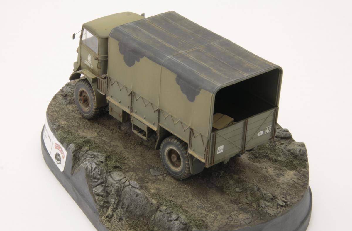 703 - IBG - 35015 - Bedford QLD 3-ton 4×4 GS - painted model
