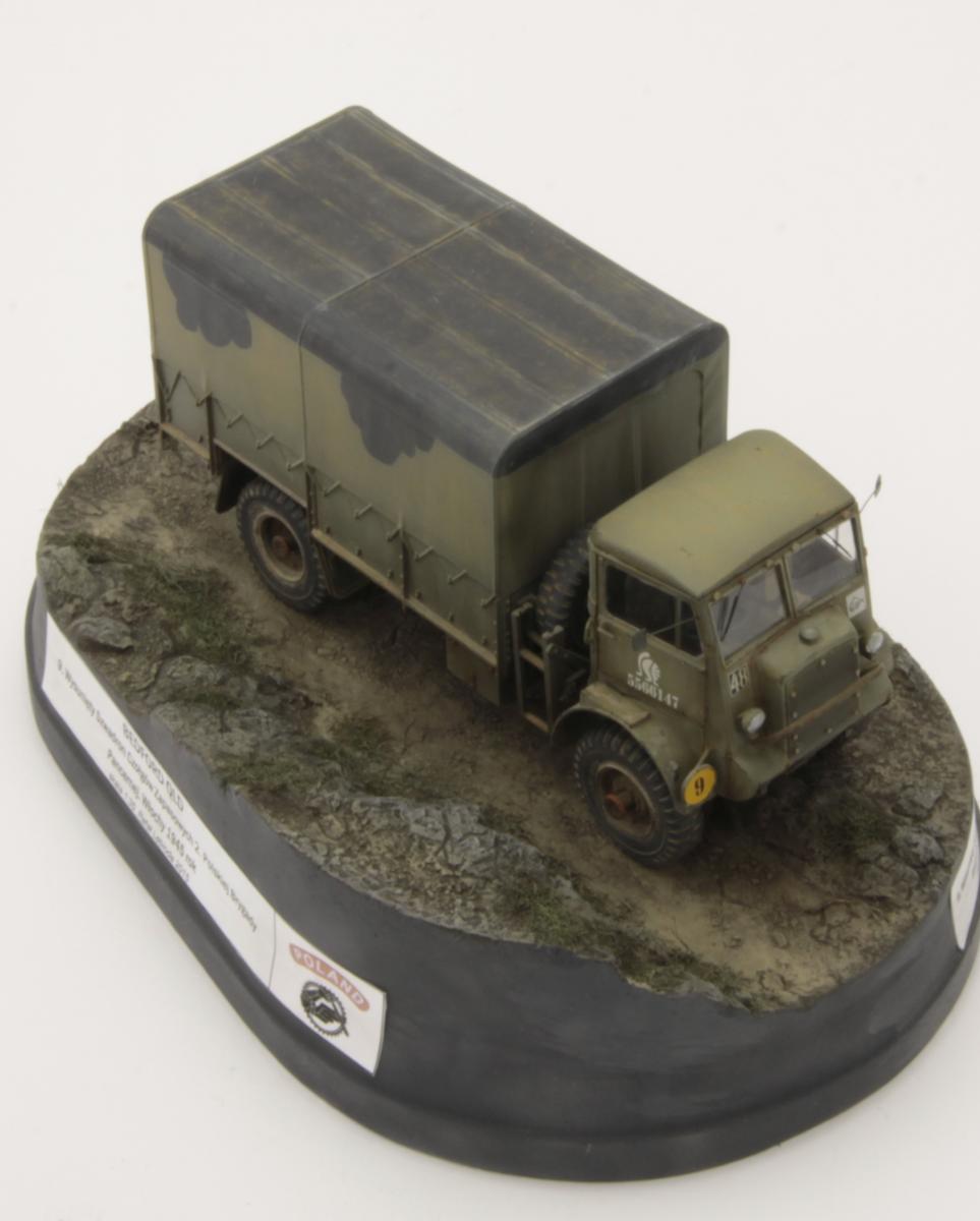 700 - IBG - 35015 - Bedford QLD 3-ton 4×4 GS - painted model