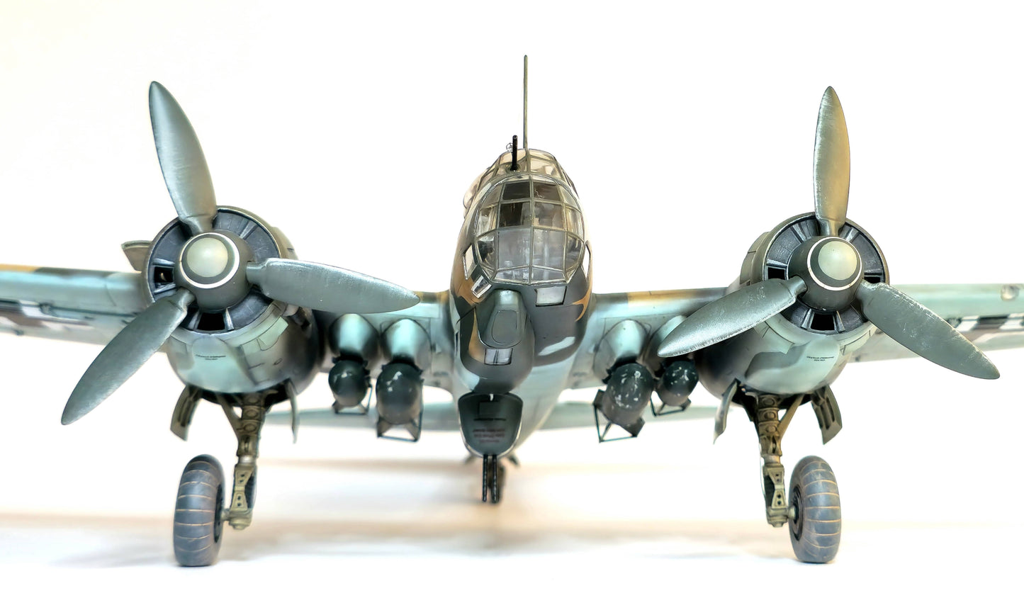 108 - Eduard - 11194 - Junkers Ju 88 A-4 ‘Schnellbomber’ - box contents