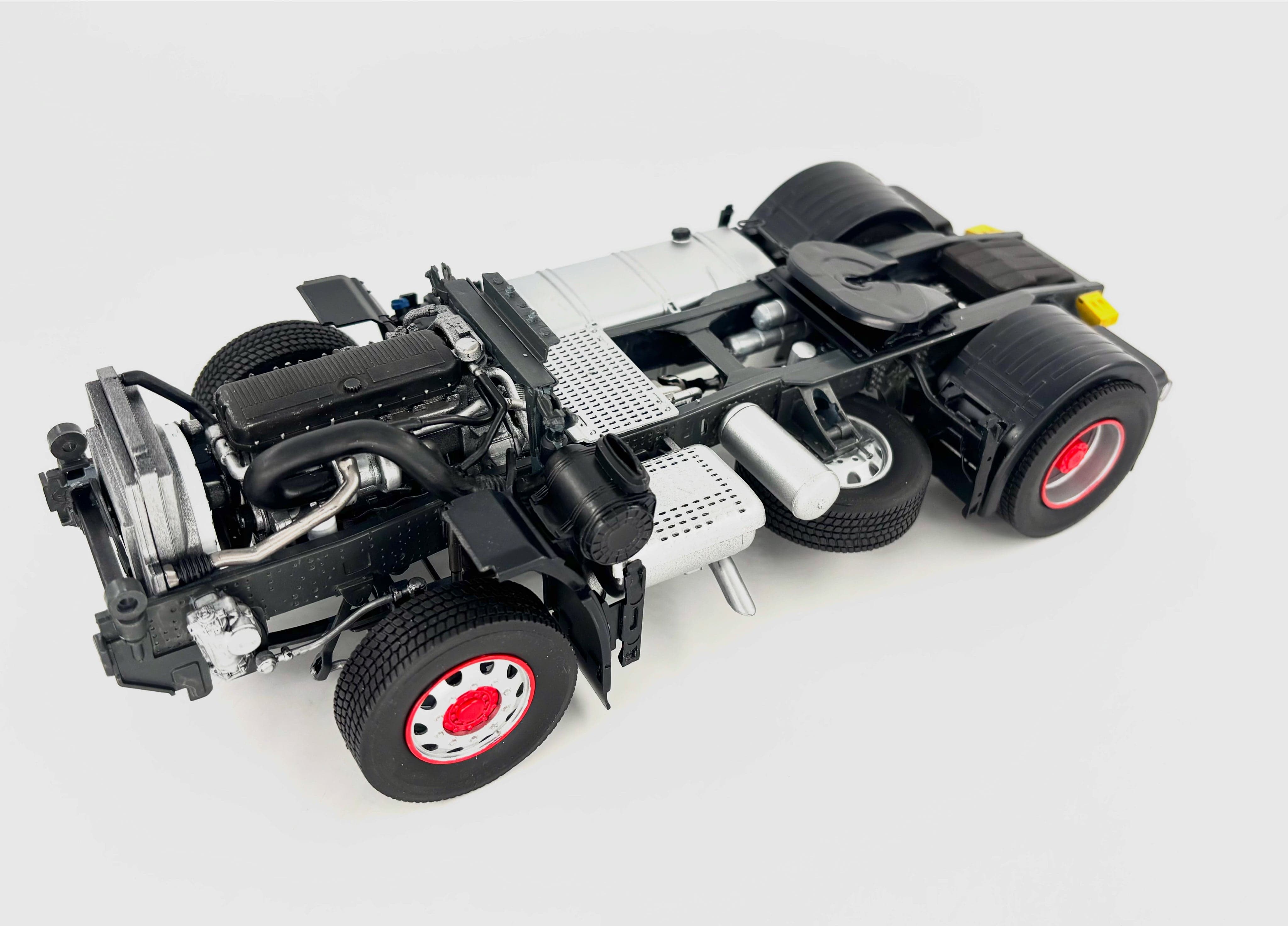 Italeri - 3963 - IVECO Stralis S-Way - painted model