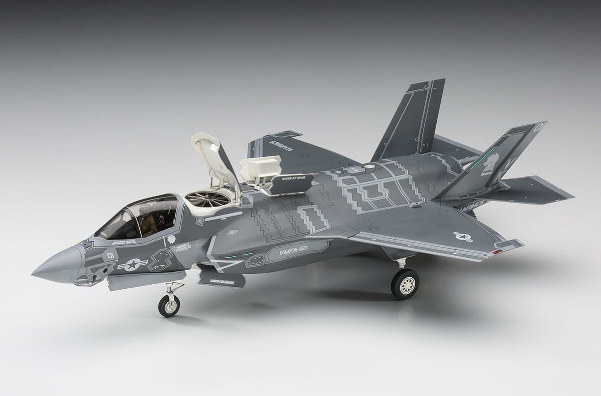 Hasegawa - E46 - Lockheed Martin F-35B Lightning II - painted model