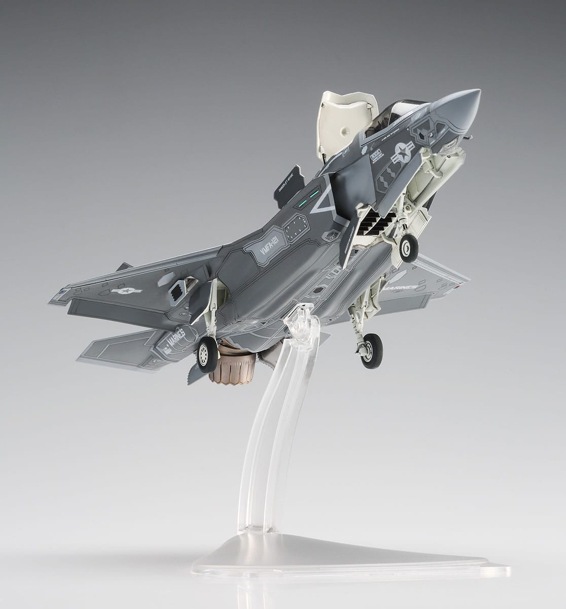 Hasegawa - E46 - Lockheed Martin F-35B Lightning II - painted model