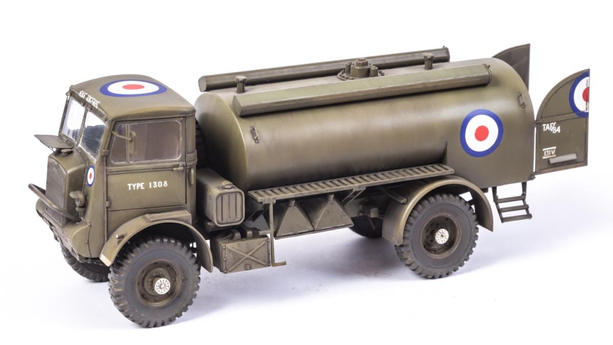 707 - IBG - 35014 - Bedford QLC 3-ton 4×4 Tanker - painted model