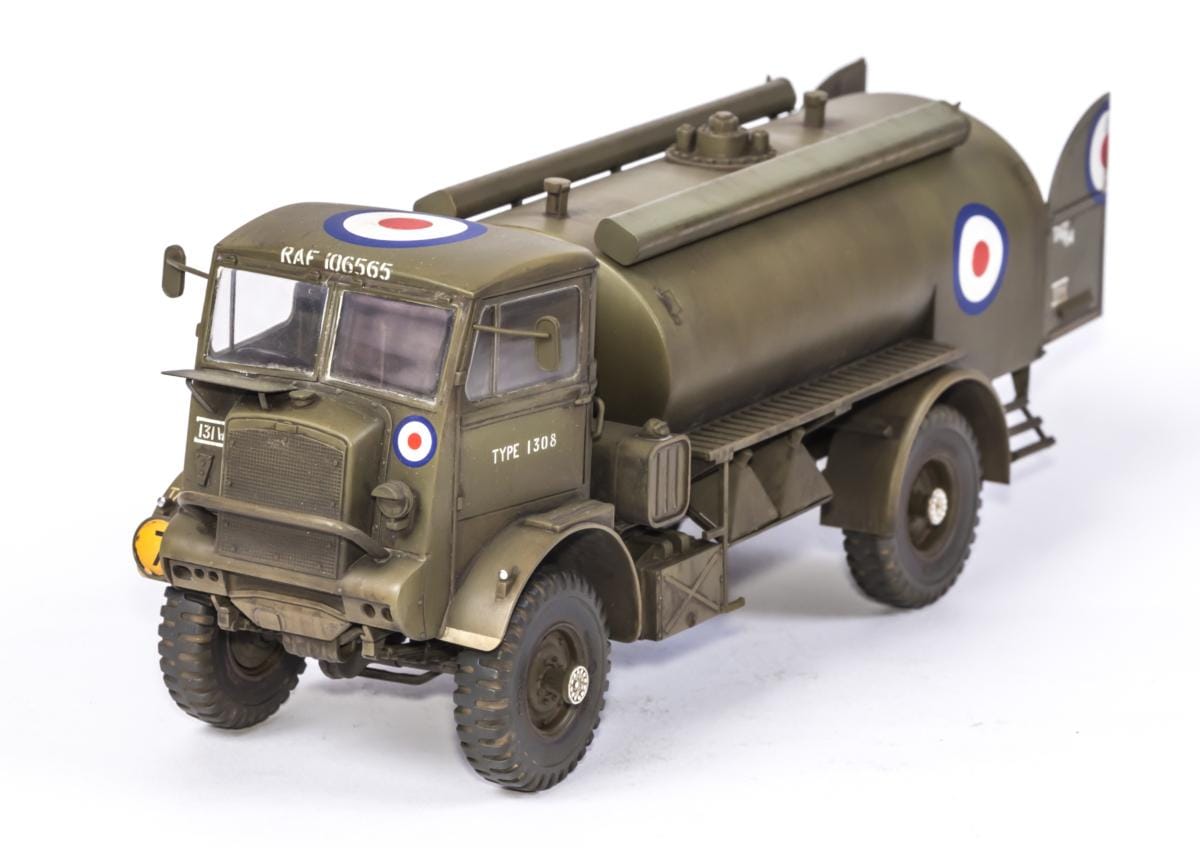 IBG - 35014 - Bedford QLC 3-ton 4×4 Tanker - painted model