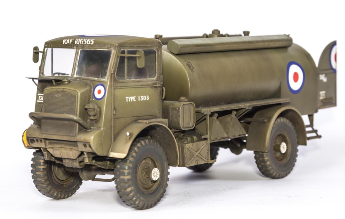 IBG - 35014 - Bedford QLC 3-ton 4×4 Tanker - painted model