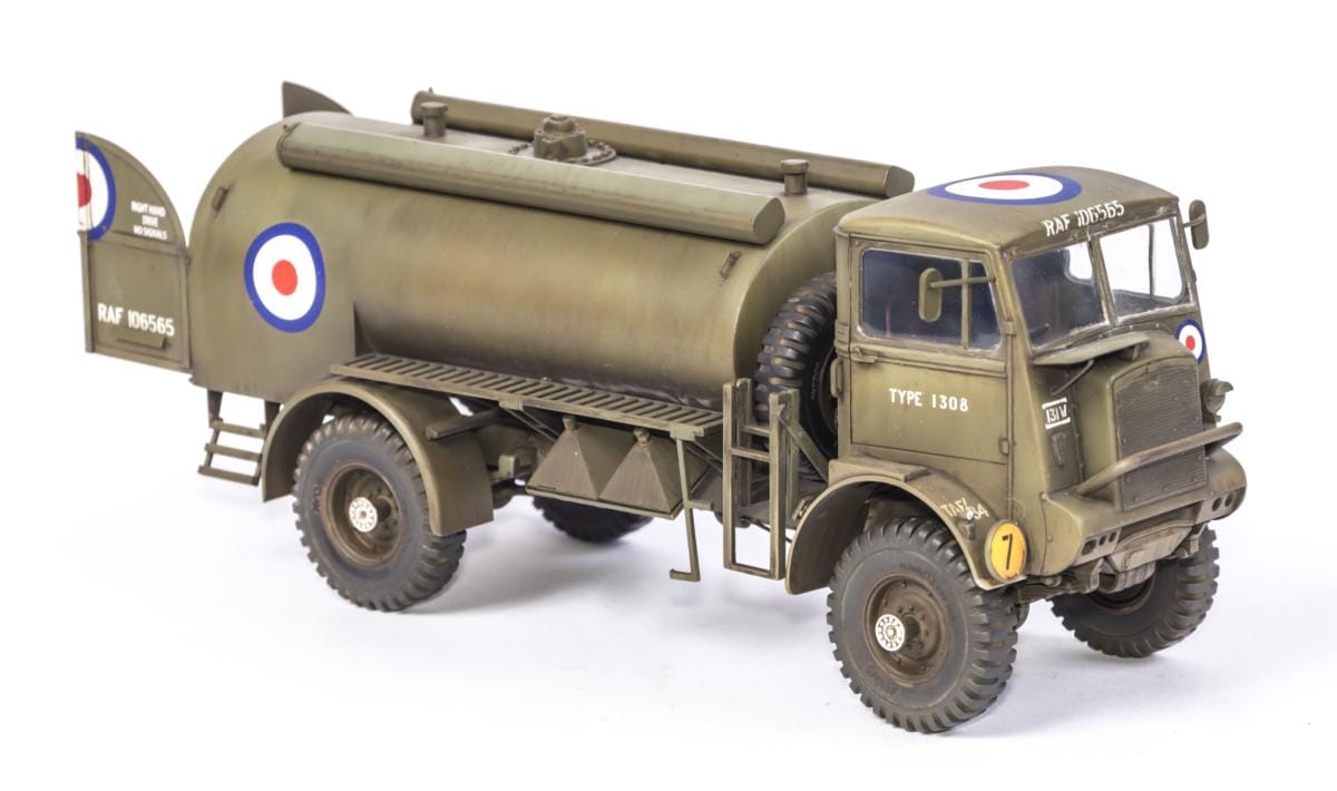 708 - IBG - 35014 - Bedford QLC 3-ton 4×4 Tanker - painted model