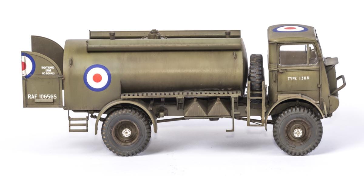 IBG - 35014 - Bedford QLC 3-ton 4×4 Tanker - painted model