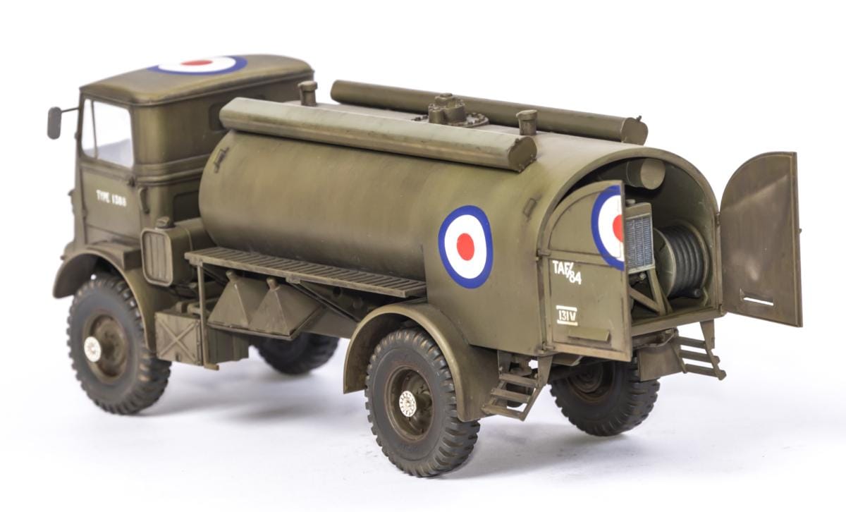 IBG - 35014 - Bedford QLC 3-ton 4×4 Tanker - painted model