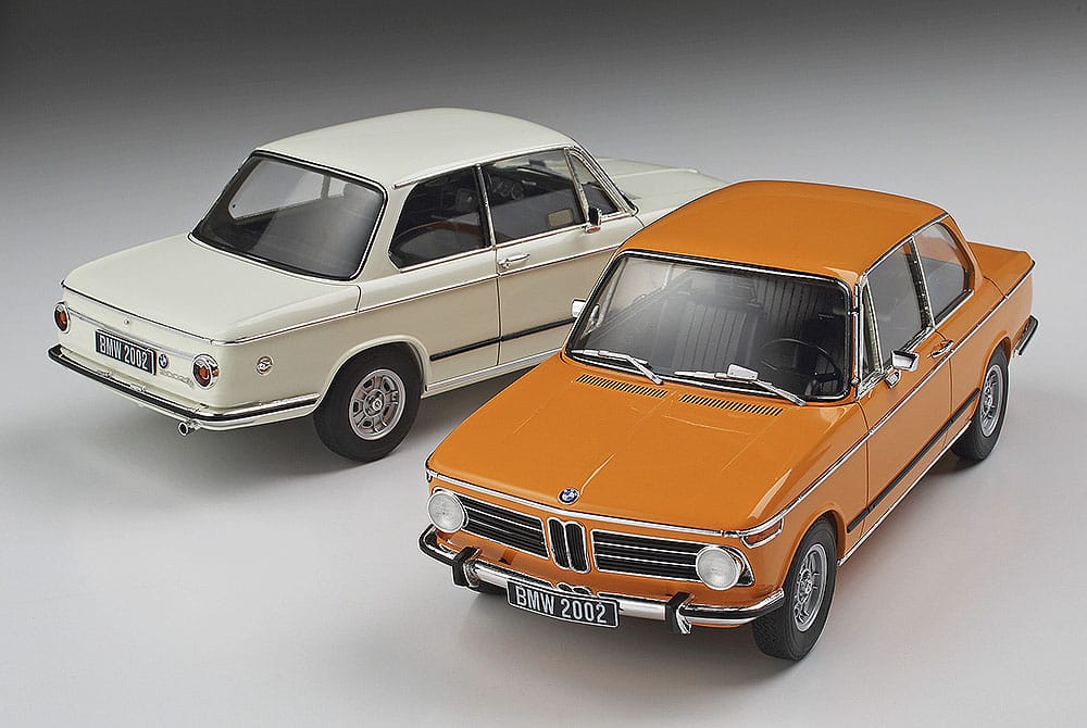 702 - 42736 - HMCC23 - Historic Car Series - painted model