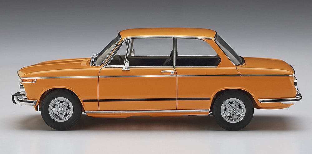 704 - 42736 - HMCC23 - Historic Car Series - painted model