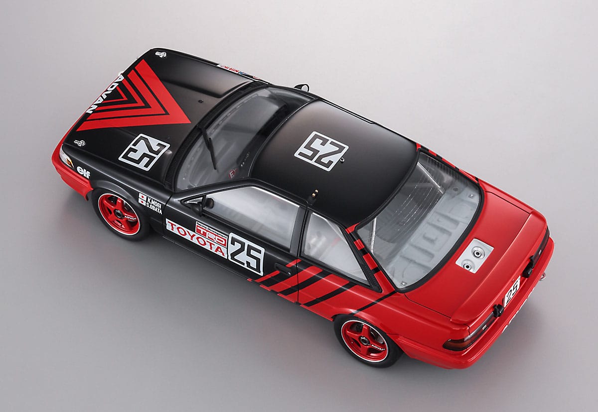 43831 - HMCC37 - Historic Car Series - painted model