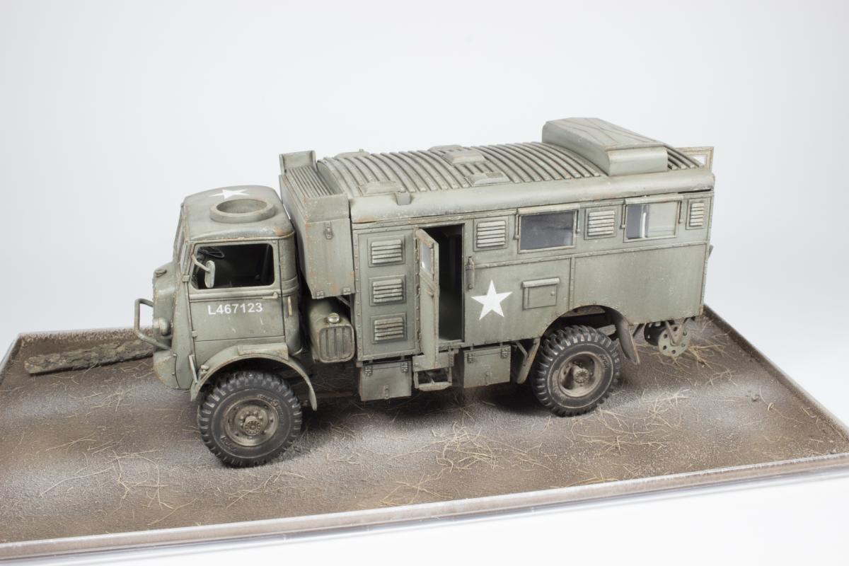 IBG - 35017 - Bedford QLR 3-ton 4×4 Wireless - painted model