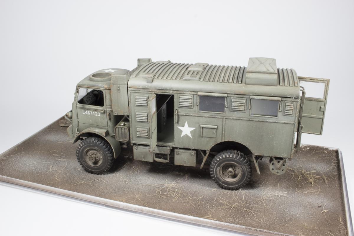 705 - IBG - 35017 - Bedford QLR 3-ton 4×4 Wireless - painted model