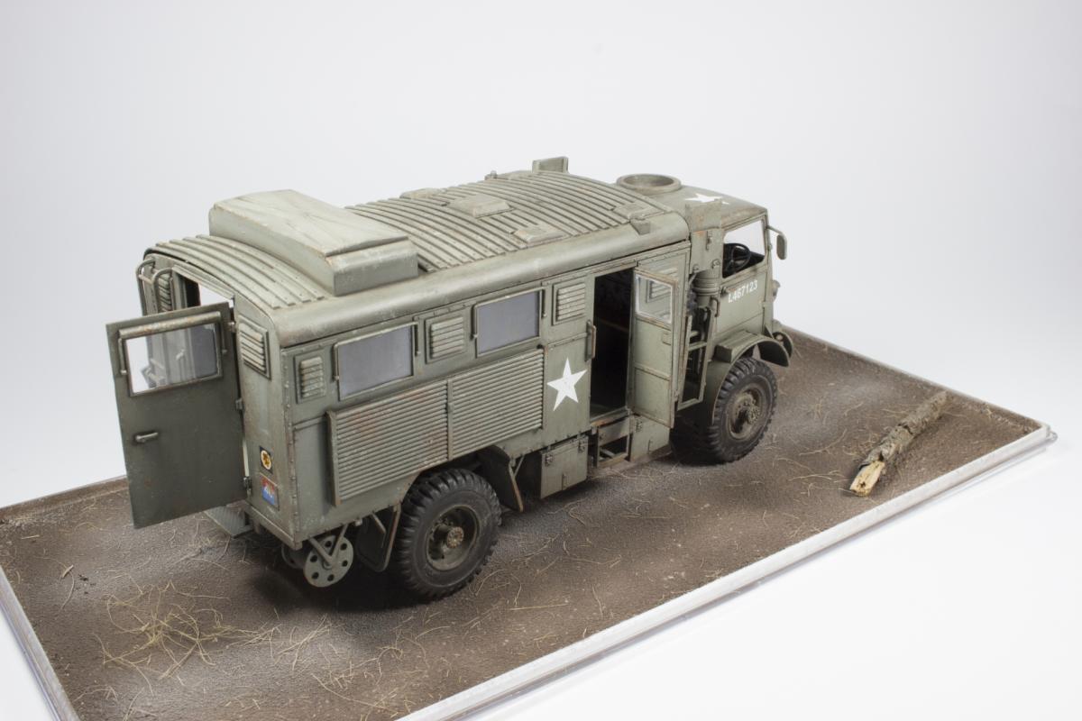 708 - IBG - 35017 - Bedford QLR 3-ton 4×4 Wireless - painted model