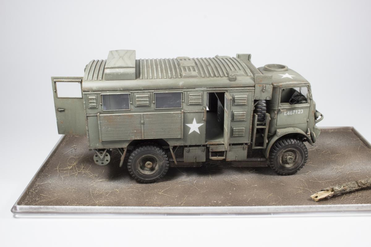 709 - IBG - 35017 - Bedford QLR 3-ton 4×4 Wireless - painted model