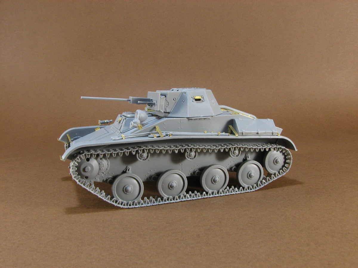 600 -  - unpainted model