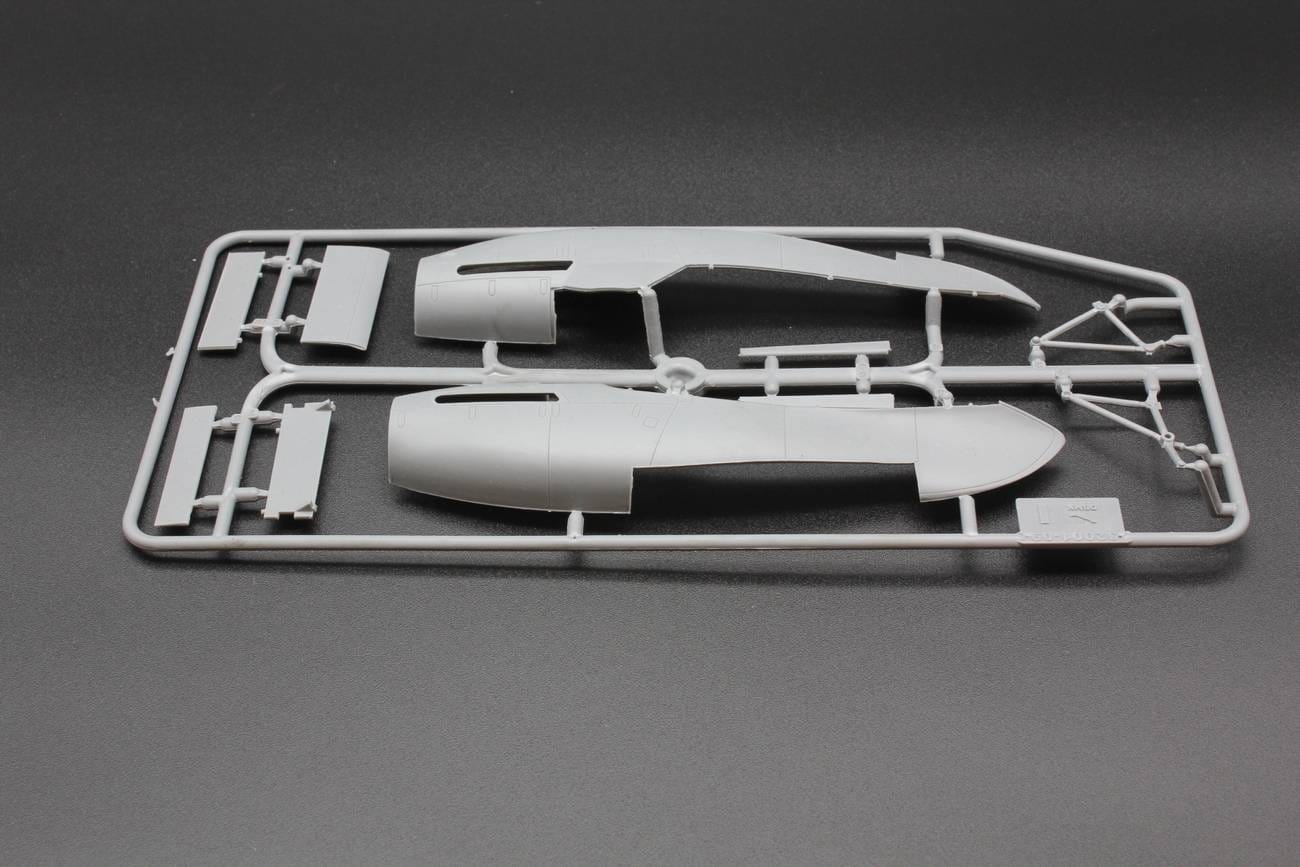 DBMK - 32001 - de Havilland Hornet F.3 - sprue