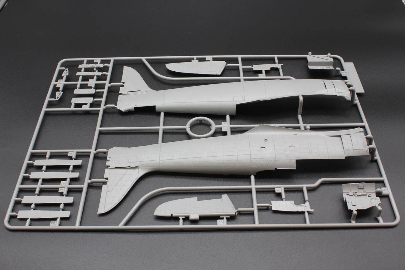 DBMK - 32002 - Hawker Sea Fury FB.11 - sprue