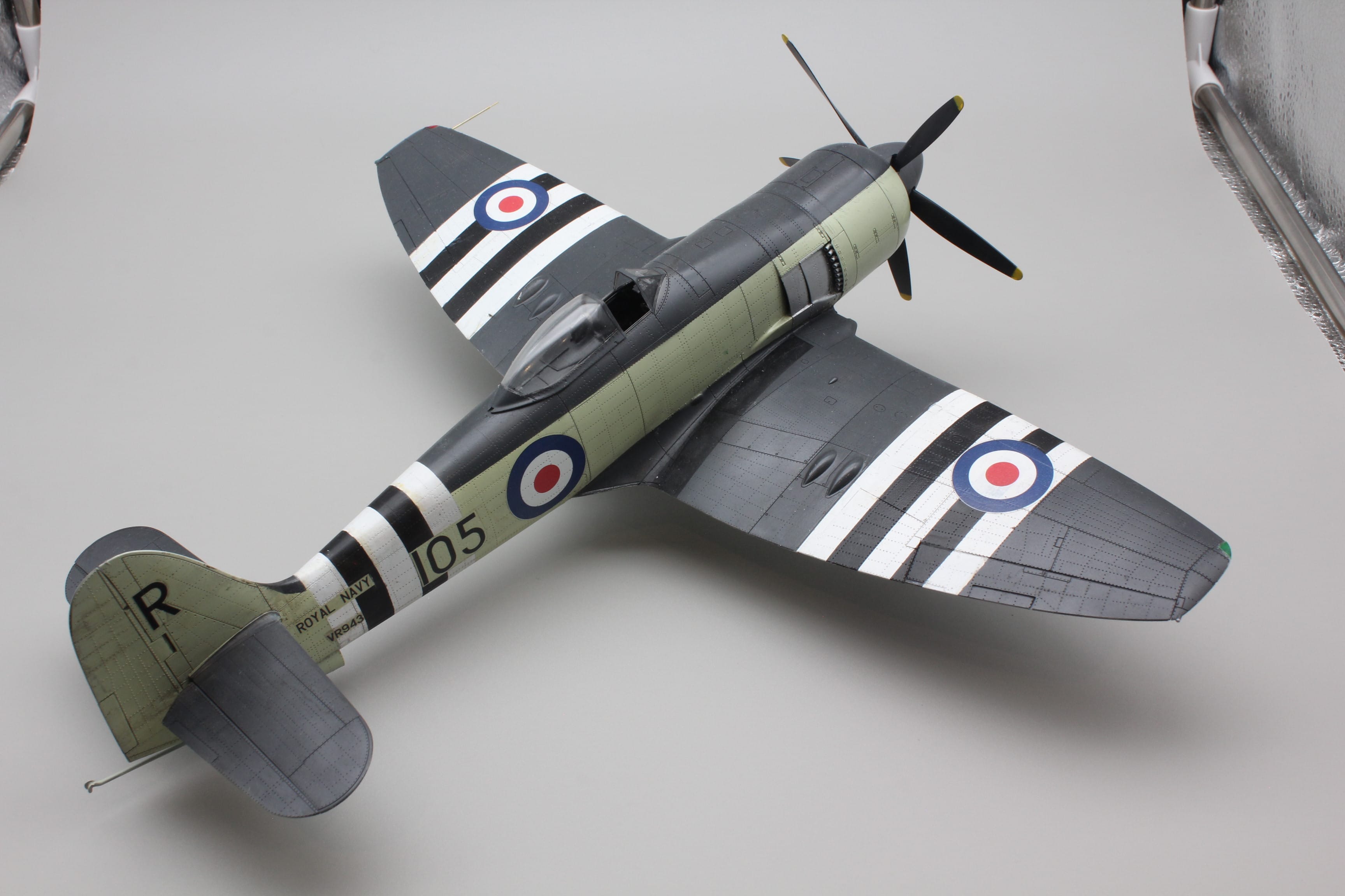 DBMK - 32002 - Hawker Sea Fury FB.11 - painted model