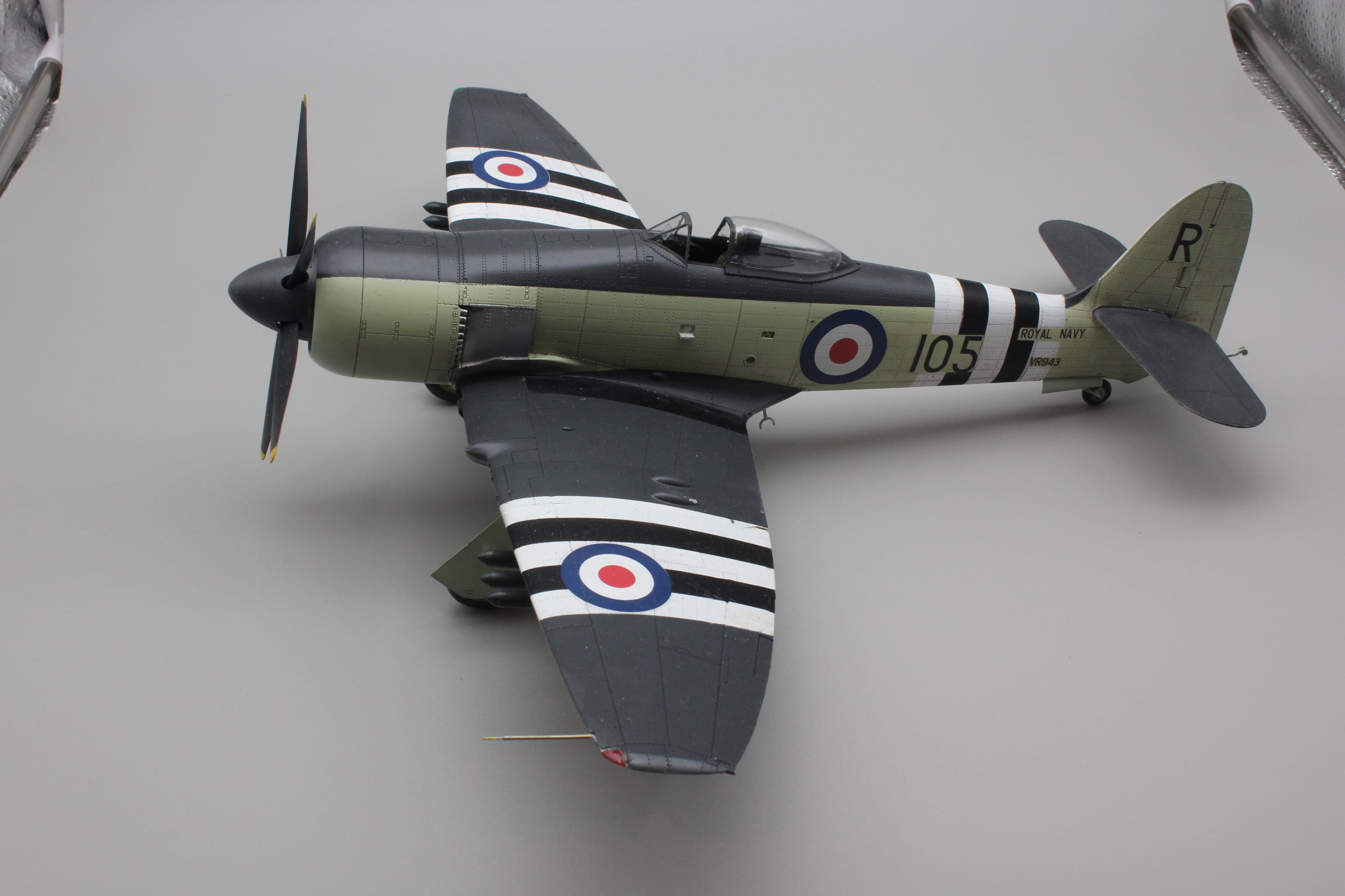 DBMK - 32002 - Hawker Sea Fury FB.11 - painted model