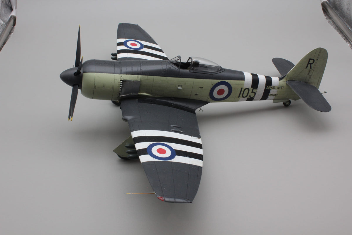 704 - DBMK - 32002 - Hawker Sea Fury FB.11 - painted model